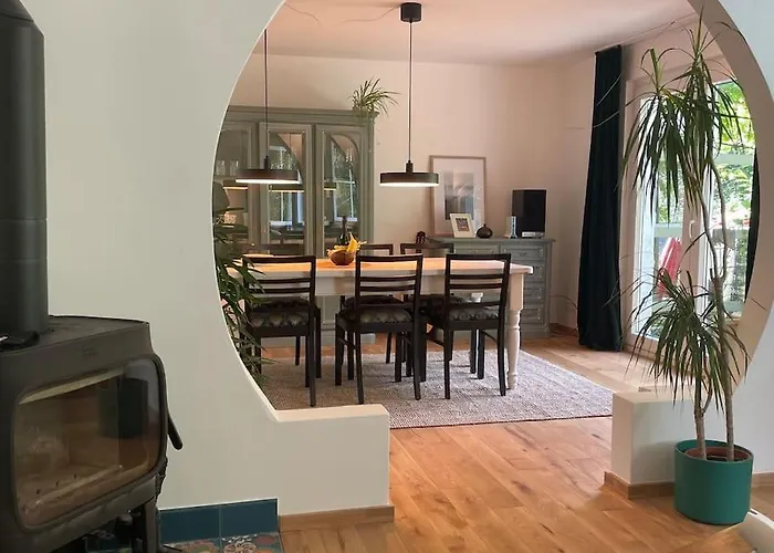 Gruene Haus Allein Fuer Dich! Burg