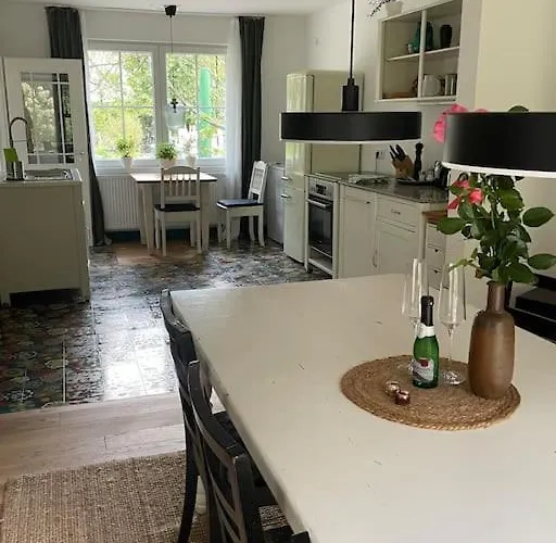 Gruene Haus Allein Fuer Dich!